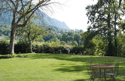Trevignin Apartment | Between lake and mountains, gîte in a renovated farmhouse