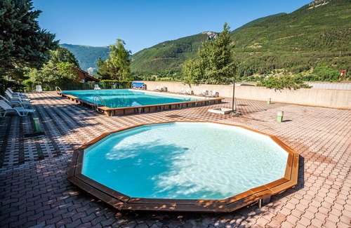 Saint-Crepin Ski Chalet | Between lakes and mountains