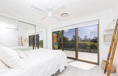 Green Point House | Between the ocean & the lake