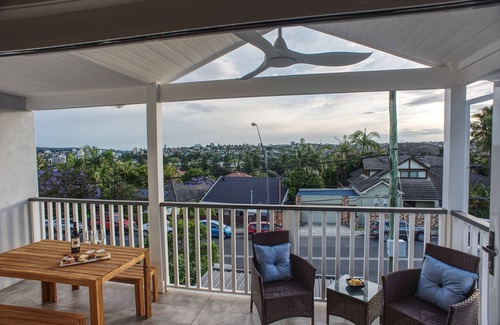 Queenscliff House | between two beaches -Freshwater and Manly