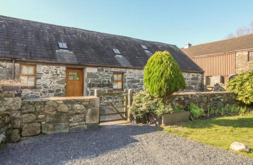 Llanddeiniolen House | Beudy Bach