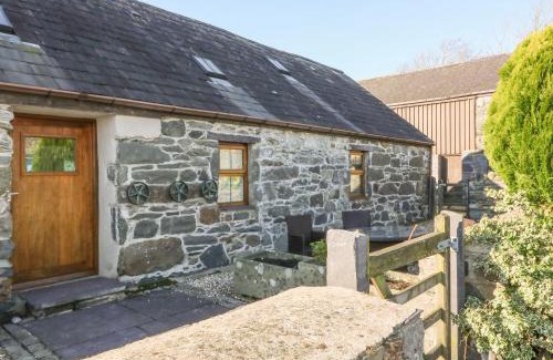 Llanddeiniolen House | Beudy Bach
