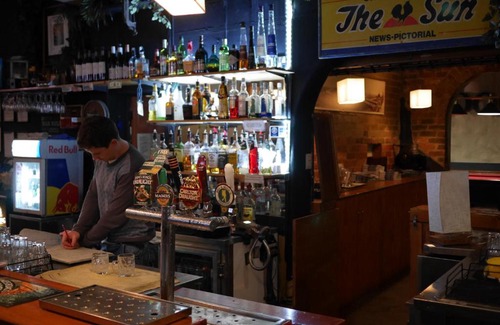 West Melbourne Hostel | Bev and Mick's International Backpackers at Mcmahon's