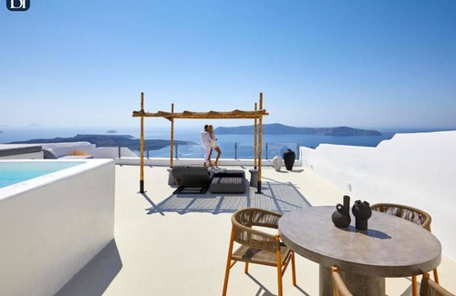 Fira Apartment | BH549 - C - Suite Santorini