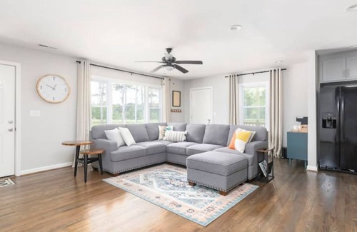 Crestline Heights House | BHAM Beauty! 2 King Bed/2 Bath. Renovated in '22