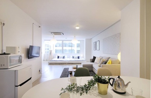 Hiroshima City Centre Apartment | bHOTEL401 Large Apt for 10 by Hondori Shopping