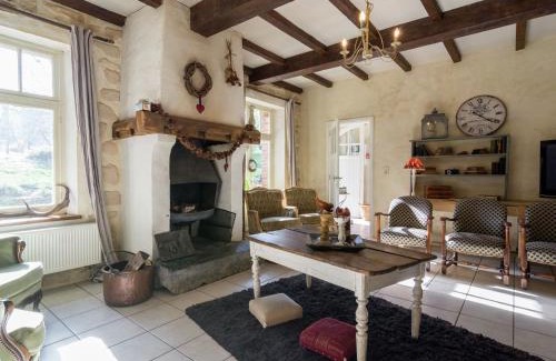 Bievre House | Bièvre Forest-Edge Retreat
