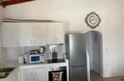 Loutraki-Agioi Theodoroi House | Bianco e Azzuro