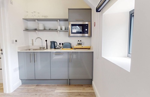 Bicester Apartment | Bicester Court Lodge The Garth Room | Bicester Holiday Let | 1 Bed & Sleeps 2