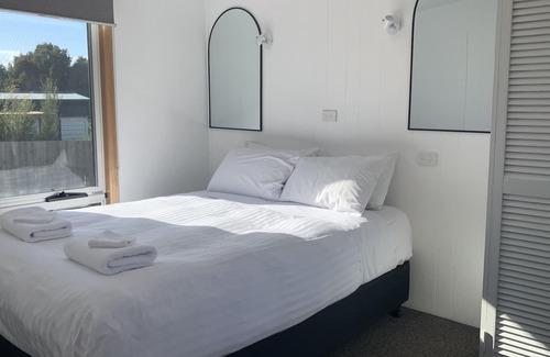 Bicheno Cabin | "Bicheno, Villa" - family accommodation close to everything