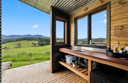Valery House | Bickells Hut - Off-Grid Farm Stay