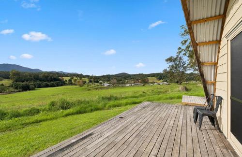 Valery House | Bickells Hut - Off-Grid Farm Stay