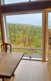 Karlsy Villa | Big 3 bedrom cabin at Grønnliskaret, Ringvassøya.