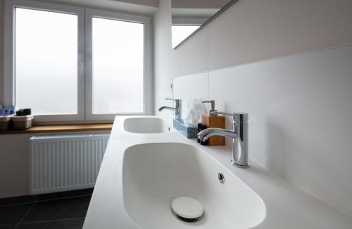 Assebroek House | Big Baron