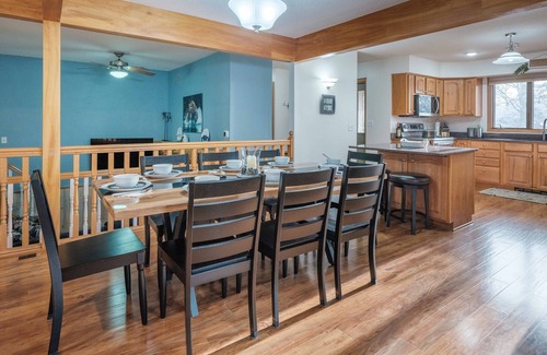 Avon Cabin | 🐻 Big Bear Lake Home 🎣 Sleeps 17 🛶 Game Room 🎮