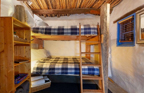Terlingua Hotel | Big Bend Bunkroom - affordable right outside Big Bend Nat'l Park.