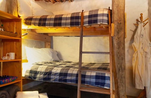 Terlingua Hotel | Big Bend Bunkroom - affordable right outside Big Bend Nat'l Park.