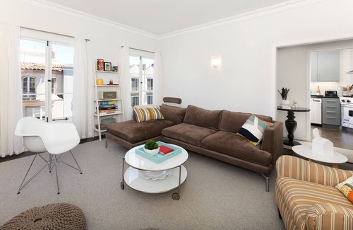 Marina District House | Big & Bright Golden Gate flat, half block to water, walkable to SF fun
