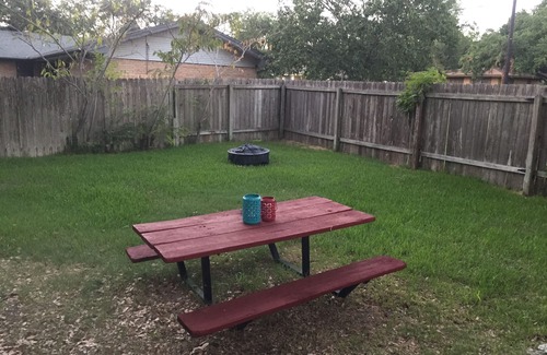 Bryan House | Big family friendly house Close to Texas A&M