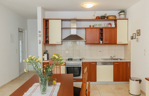 Mirce Villa | Big family villa with pool, quiet & green location, just 2 minutes walk to beach