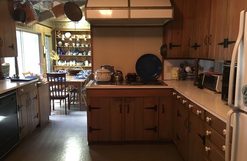 Pheba House | Big home Reunions Business Trips MSU events on 150 acres just 2.5 miles from MSU