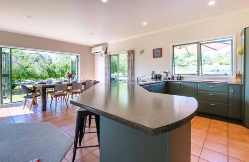 Tikitere House | Big Inn Brunswick | 6 Bed, 4 Bath on 2 Acres