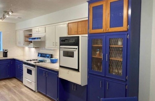 Beaumont House | Big rancher in quiet neighborhood w/fireplacen