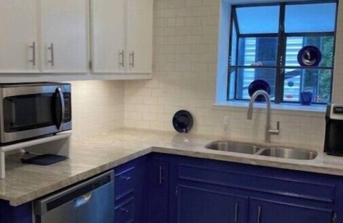 Beaumont House | Big rancher in quiet neighborhood w/fireplacen