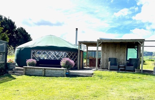 Christchurch District House | Big Sky Retreat - beautiful house and glamping yurts overlooking Akaroa Harbour.