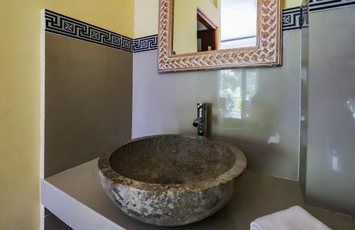 Petulu Villa | Big Stone House 5 - 6 min Center and 500m Parq Ubud