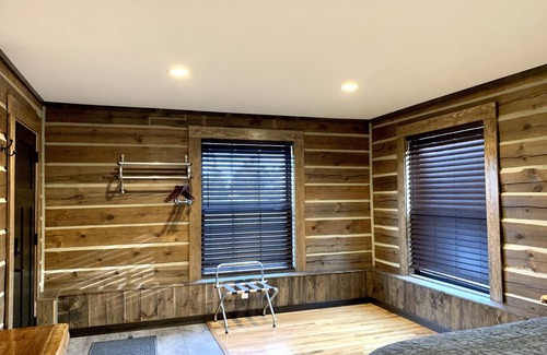 Lake Itasca Hotel | {Big Timbers} Lodging next to North Entrance of Itasca State Park
