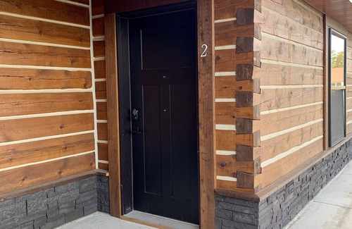 Lake Itasca Hotel | {Big Timbers} Lodging next to North Entrance of Itasca State Park
