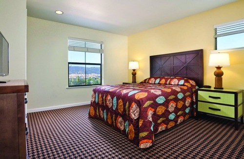 Angels Camp Resort | Big Tree mountains and Oak Tree country side !