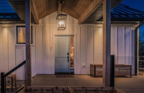 Tobermory House | Big Tub Beach Retreat - Tobermory