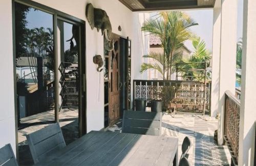 Chakphong House | BIG VILLA at CET Resort Padelcenter with Pool and Tennis