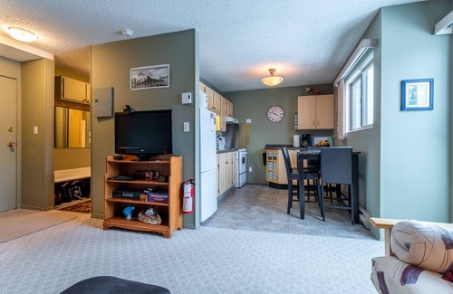 Big White Ski Resort Apartment | Big White Studio in the Heart of the Village