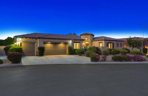 Indio House | Big Yard REAL Grass Open Floor Plan Total Privacy