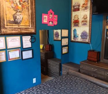 Reno House | Big YELLOW HOUSE On The Hill