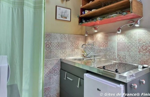Gouezec Apartment | Bike or walk along the Nantes Brest Canal