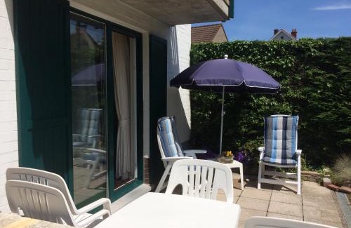 De Haan Apartment | Bilderdijklaan 8 Château Petit Sable