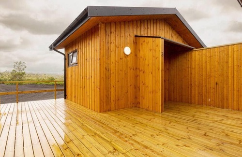 Selfoss Ski Chalet | Bildsfell's riverfront cabins