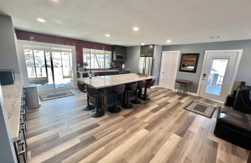 Victorville House | Billion Rock Escape - a large beautiful secluded oasis minutes from town