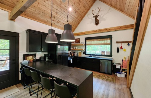 Whitesboro Cabin | Billy Creek cabin | ATV trails | hot tub | firepit