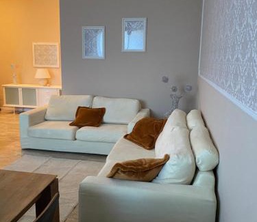 Opera Apartment | Bilocale di Prestigio in Affitto