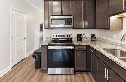 Clarksville Apartment | Biltmore Luxury 1513 #8 Townhomes l 2Bd 2 Bth