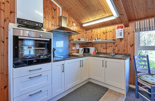 Dinas Cabin | Bimbadeen Lodge