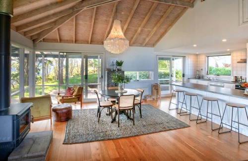 Apollo Bay House | BIMBADEEN ON BUSTY - Views to ocean and Otways