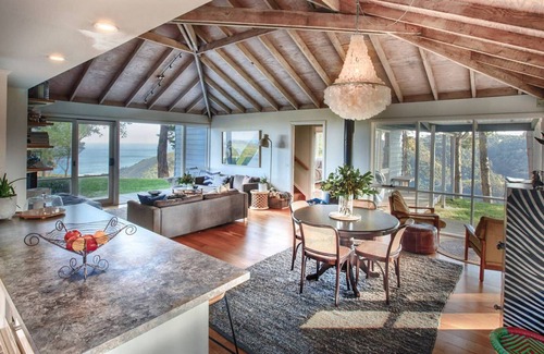 Apollo Bay House | BIMBADEEN ON BUSTY - Views to ocean and Otways