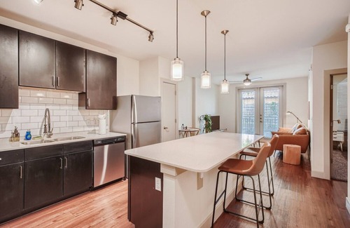 Holly Apartment | Bindel: 1 Bedroom in East Austin, Highly Walkable, Rooftop Views, Pet Friendly!