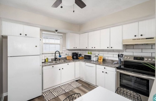 Heath Apartment | Birch and Oak - 2 BR, King Beds, Patio